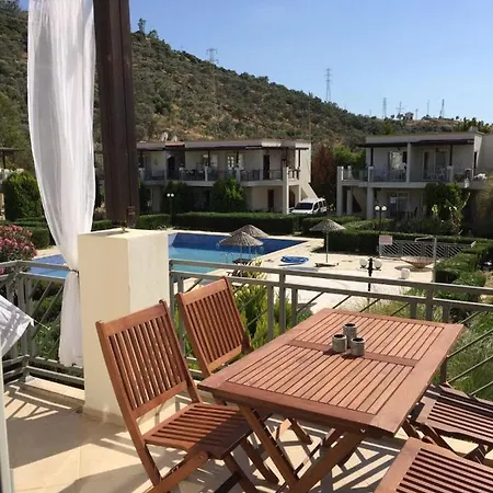 Apartmán Da Huzur Bulacaginiz Yesillikler Arasinda, Havuzlu Sitede Yazlik.